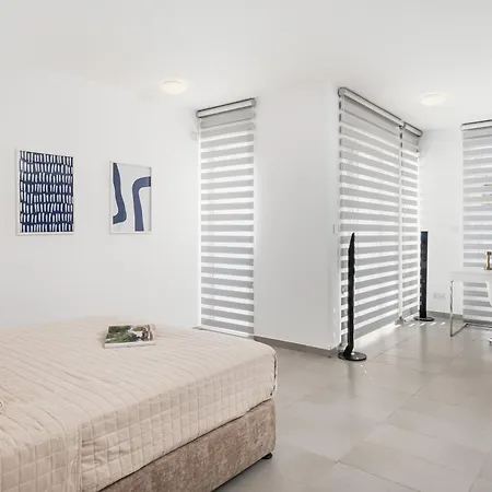 Akame Luxury By Nomads - Private Pool & Jacuzzi Villa Polis